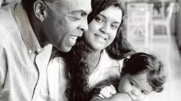 Lindos! Preta Gil ao lado do pai Gilberto Gil e Francisco