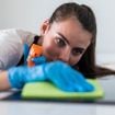 Araceli González, especialista em limpeza: 'Para remover a poeira das paredes e do teto, uso amaciante de roupa e uma esponja com água morna'
