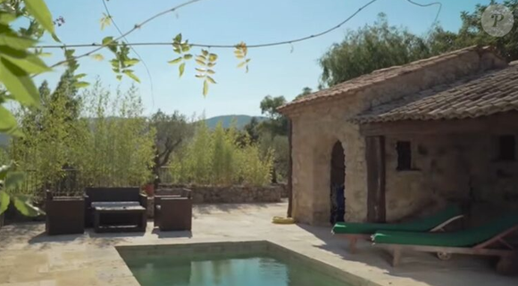 Imóvel de Johnny Depp conta com duas piscinas