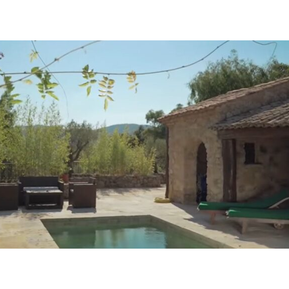 Imóvel de Johnny Depp conta com duas piscinas