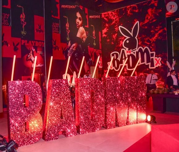 Com forte apelo visual, a festa de MC Mirella transformou o local em uma verdadeira mansão de luxo erótico, com detalhes extravagantes que misturavam fetiche e sofisticação em cada canto