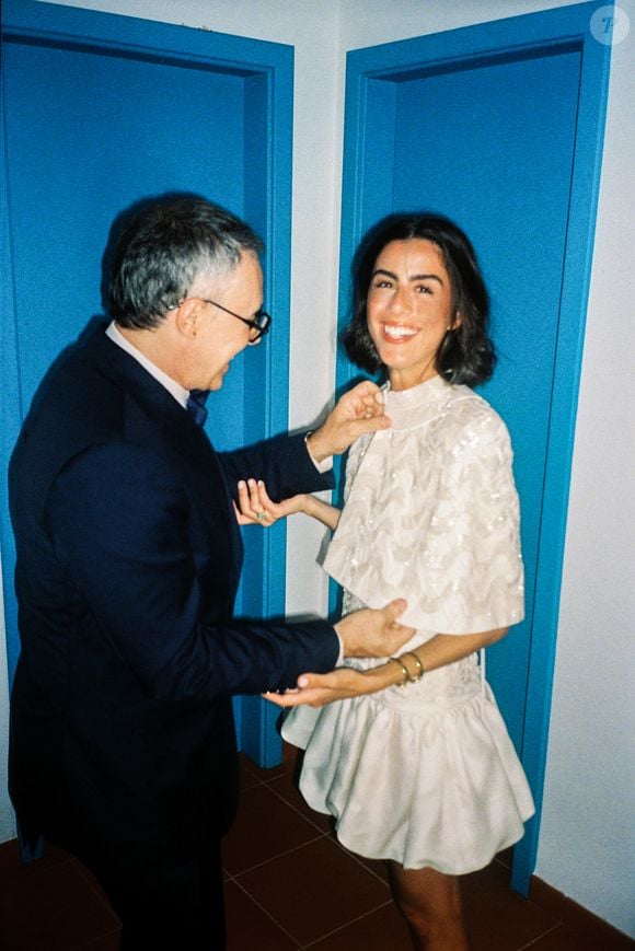 A FARM Rio criou seu primeiro vestido de noiva exclusivamente para Vicky Montanari, criadora de conteúdo que trabalhou como vendedora da marca no Rio de Janeiro há cerca de dez anos