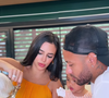 Bruna Biancardi, Neymar e Mavie preparam um bolo para o aniversário de Bruna Biancardi.