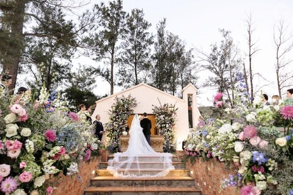 Decoração do casamento de Giovanna Lancellotti e Gabriel David foi feita nos mínimos detalhes