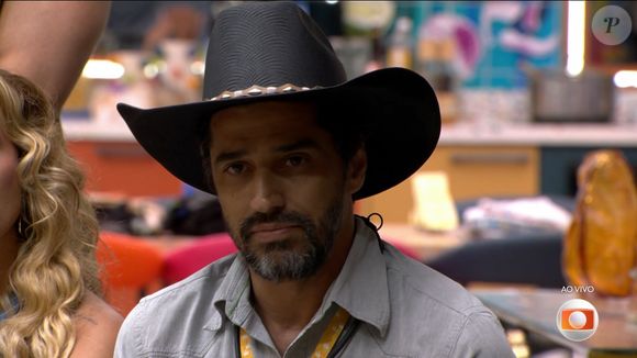 Líder da semana, Alberto fez sua indicação ao Paredão, sem chance de participar da Prova Bate e Volta