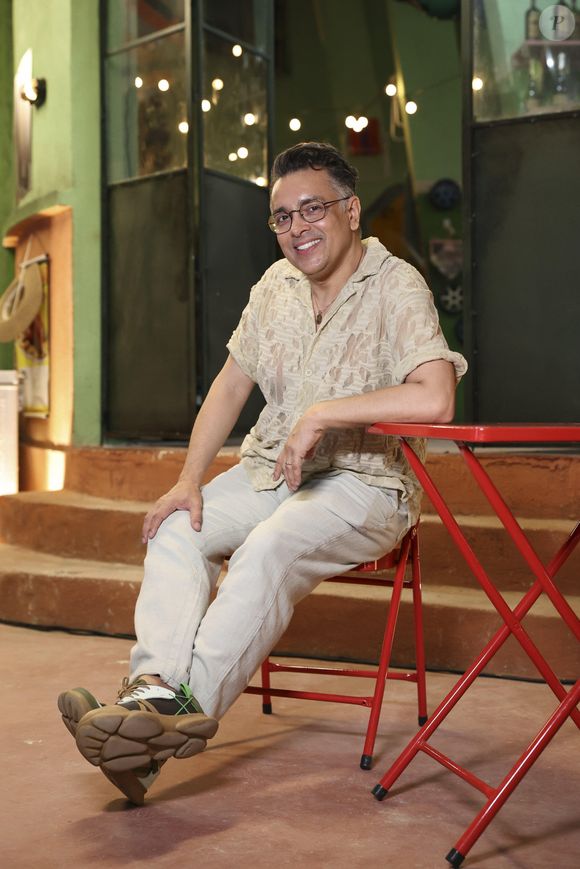 Gilberto Góis de Macedo, o Gigi (Rodrigo Fagundes) - Gigi é o mais desvairado da família. O caçula das irmãs Belisa e Joyce (Bety Faria e Drica Moraes) já passou dos 40 anos, mas age de forma inconsequente. É arroz de festas badaladas e cola em amigos para usufruir dos privilégios que não tem mais.