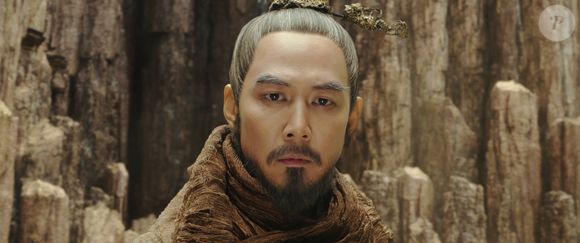 2017: mais diferente ainda, de cabelo comprido e grisalho, Lee Jung-jae mostrou o novo visual em 'Along With the Gods: The Two Worlds'