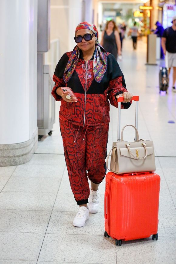 Esta foto de Gaby Amarantos foi tirada em novembro de 2023, pouco tempo antes dela começar sua transformação