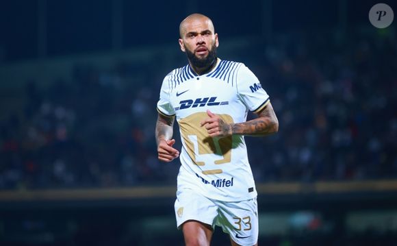 Daniel Alves é ex-jogador do Pumas, do São Paulo e da Seleção brasileira