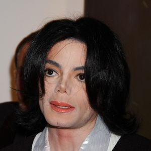 Filha do eterno Rei do Pop, Paris Jackson também falou sobre as experiências que viveu em clínicas de reabilitação em Utah e afirmou que enfrentou situações que classificou como abuso psicológico, emocional e espiritual durante o período de tratamento