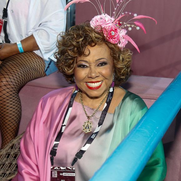 Alcione: ‘Quero mandar um recado pro Trump. Ele precisa deixar o Brasil em paz, larga o Alexandre de Moraes que é nosso ministro maravilhoso’