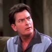Charlie Sheen, de 61 anos, sobre sua infância: 'Não tínhamos babás, nem cuidadores, nem ninguém; se alguém ajudava, era minha tia Carmen'