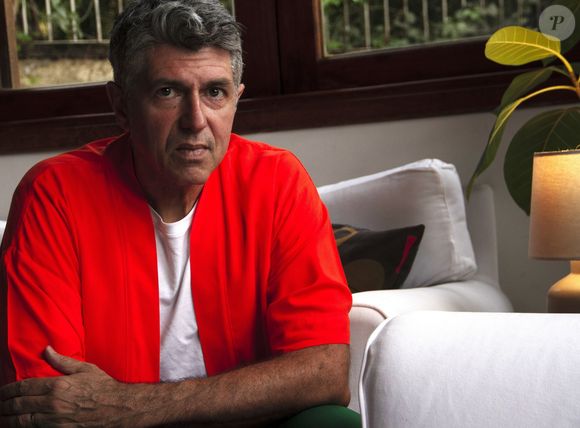 Leoni conta que já havia pedido para sair do Kid Abelha e o episódio da ‘pandeirada’ foi a gota d’água