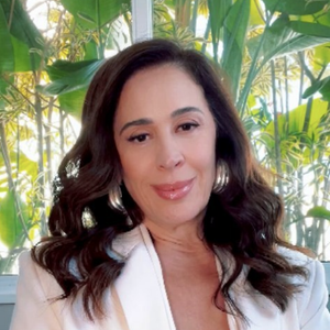 Nesta quarta-feira (29), Claudia Raia foi até seu perfil no Instagram e se manifestou: 'Sempre incentivei o diálogo aberto com meus filhos sobre todos os temas, incluindo educação sexual'.