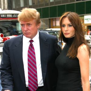 Melania Trump em 2003: com cabelo castanho bem escuro, a ex-modelo foi com Donald Trump a evento no Bryant Park