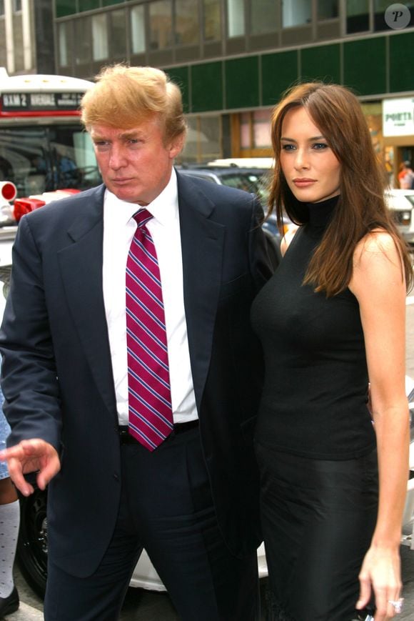 Melania Trump em 2003: com cabelo castanho bem escuro, a ex-modelo foi com Donald Trump a evento no Bryant Park