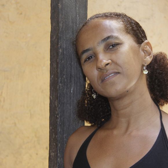 Dona Rosalva Ribeiro (Luciana Souza) - Mora com a prima de Leocádia (Cida Mendes) e, assim como ela, é artesã e cultiva algodão em pequena escala. Trabalha na casa dos Amaral e tem que aturar Zilá (Leandra Leal) e Naiane. (Isabelle Drummond). Diferente da prima, Rosalva é animadíssima, está sempre de bem com a vida e critica Leocádia por sua mania de só falar de tragédia.