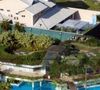 Ronaldinho Gaúcho se encantou com uma mansão no Santa Mônica Jardins, um condomínio de luxo na Barra da Tijuca, no Rio de Janeiro. No entanto, o negócio não foi para frente