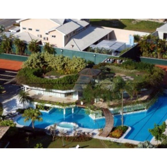 Ronaldinho Gaúcho se encantou com uma mansão no Santa Mônica Jardins, um condomínio de luxo na Barra da Tijuca, no Rio de Janeiro. No entanto, o negócio não foi para frente