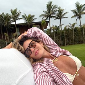 Segundo Aline Gotschalg, a perda de 10 kg já foi suficiente para sua mudança radical no rosto