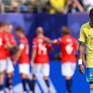 Neymar desde que voltou ao Santos convive com lesões, derrotas, eliminações e nem disputou final pelo time que o revelou