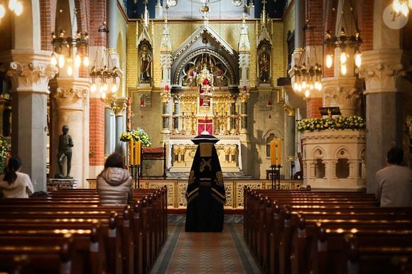 Londres, Inglaterra: Igreja Católica de Corpus Christi homenageia Papa Francisco