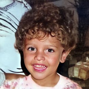 Diogo Nogueira nasceu em 1981 e, nesta foto, podemos o ver em sua infância