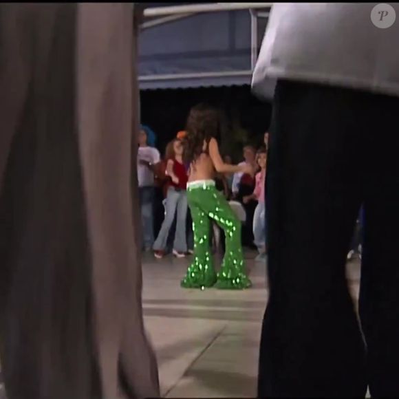 Bruna Marquezine e as demais crianças curtiram diversas brincadeiras, muito típicas de festas dos anos 2000