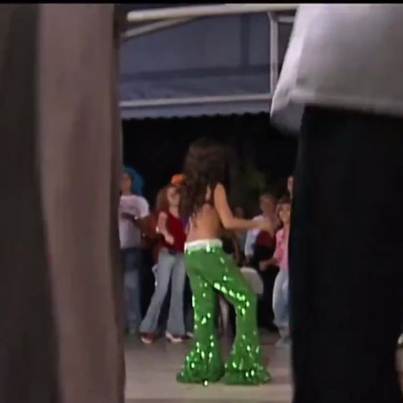 Bruna Marquezine e as demais crianças curtiram diversas brincadeiras, muito típicas de festas dos anos 2000