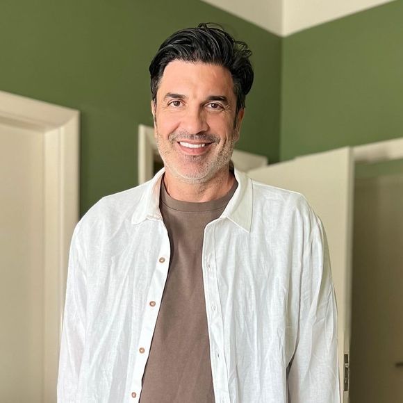 Qual o estado de saúde de Edu Guedes após retirar um tumor no pâncreas?