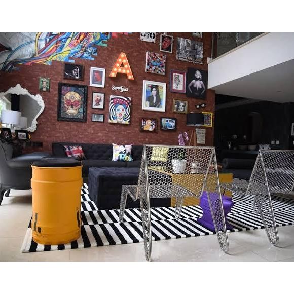 O estilo maximalista da antiga mansão na Barra da Tijuca