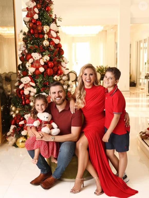 Natal dos famosos: Zé Neto faz foto de comemoração com a família