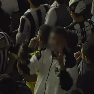 Neymar ironizou as críticas recebidas depois de se envolver em um bate-boca com torcedores do Atlético-MG no jogo do Santos