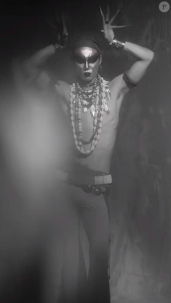 Ney Matogrosso, Elke Maravilha, Marilyn Monroe e David Bowie são algumas das grandes inspirações para os looks deste ano, que prometem resgatar momentos históricos da moda.