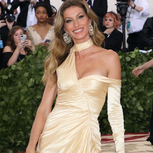 Segundo Gisele Bündchen, o óleo de orégano a ajudou a ficar saudável em uma região sem saneamento básico na África, quando todas as pessoas próximas ficaram