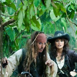 Johnny Depp pode reencontrar o personagem que se tornou um dos maiores símbolos de sua carreira em 'Piratas do Caribe 6'