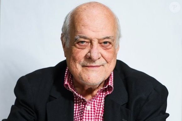O jornalista J R Guzzo morreu aos 82 anos em 2 de agosto de 2025 após infarto; profissional marcou a imprensa em veículos de comunicação como 'Oeste', 'Veja' e 'O Estado de S.Paulo'