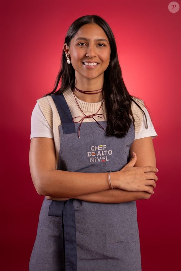 Maria Clara Caldas – Maria nasceu em Belo Horizonte, Minas Gerais, e atualmente vive em Lisboa, Portugal. Aos 23 anos, divide seu tempo entre a faculdade de Administração e a criação de conteúdo de gastronomia na internet