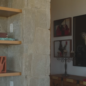 Giovanna Ewbank e Bruno Gagliasso priorizam a decoração rústica nos ambientes do Rancho da Montanha