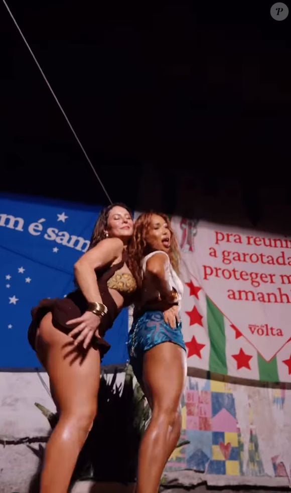 Paolla Oliveira surgiu sambando ao lado da dançarina Aline Maia