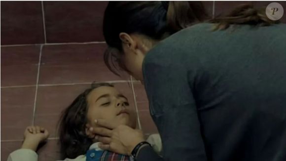 Novela 'Mãe 'estreia com Melek sendo colocada em saco de lixo em capítulo dramático