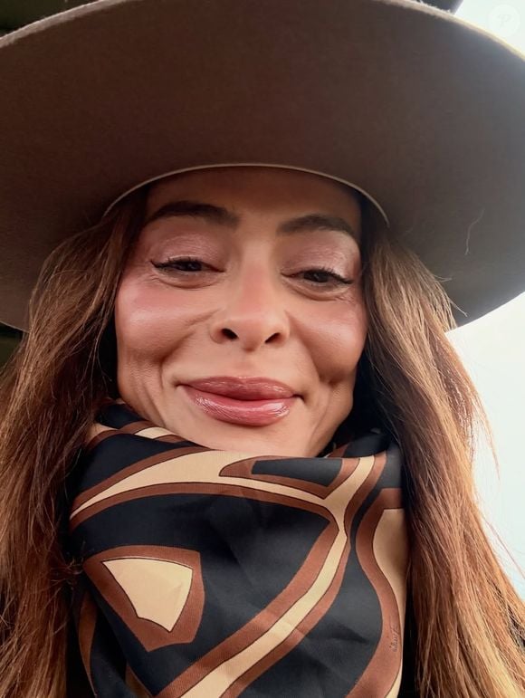 Juliana Paes, hoje aos 47 anos, está em uma fase mais leve e tranquila de sua vida pessoal, especialmente após o fim do contrato fixo com a TV Globo