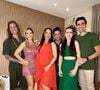 Natal de Zezé Di Camargo foi com a mulher, Graciele Lacerda, a filha Wanessa (com o namorado, Dado Dolabella) e o casal Paulo Camargo e Nadya Paiva