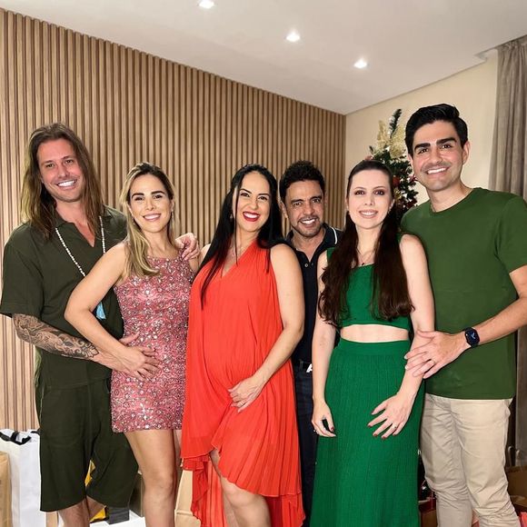 Natal de Zezé Di Camargo foi com a mulher, Graciele Lacerda, a filha Wanessa (com o namorado, Dado Dolabella) e o casal Paulo Camargo e Nadya Paiva