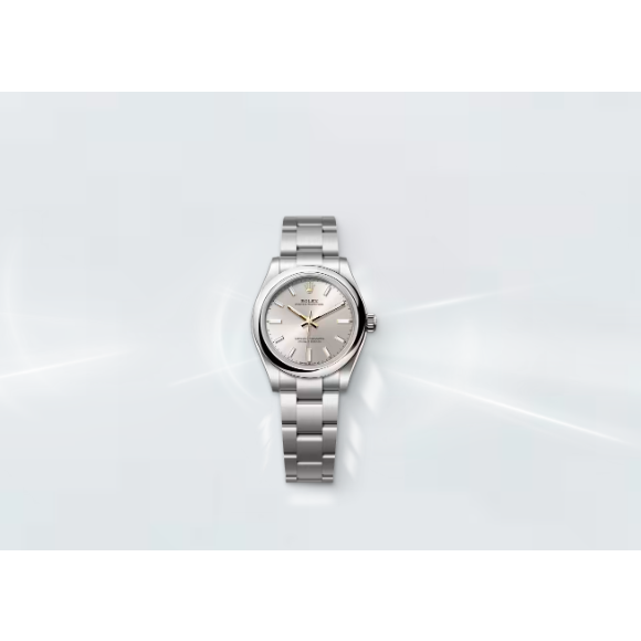 No site oficial da Rolex, o relógio custa nada menos que R$ 53.100. O valor equivale a pouco mais de 32 salários mínimos