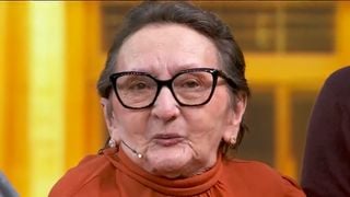 Em noite de Oscar, atriz Tânia Maria, Dona Sebastiana em 'O Agente Secreto', recebe homenagem e chora ao conhecer ídolo da TV