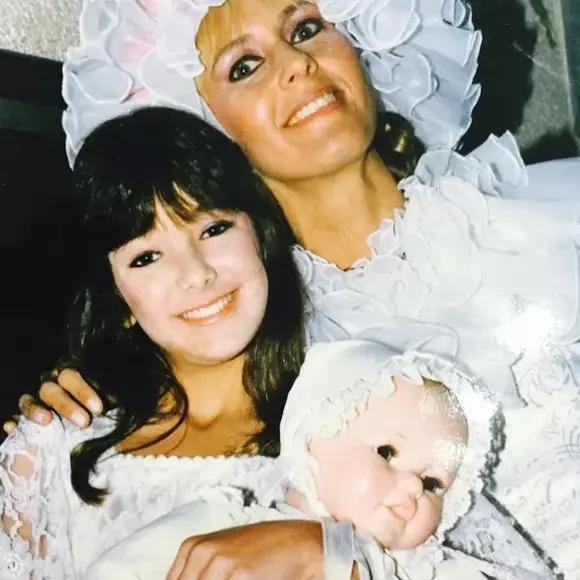 Ticiane Pinheiro criança: ela é filha de uma das personalidades mais icônicas da cultura popular brasileira, Helô Pinheiro