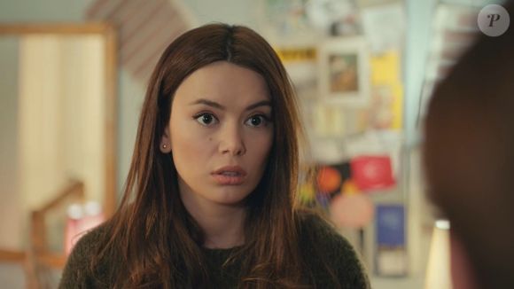 Bahar descobre que Sirin, sua irmã, roubou o dinheiro que Sarp havia lhe enviado, no capítulo de sexta-feira 4 de abril de 2025 da novela da Record 'Força de Mulher'