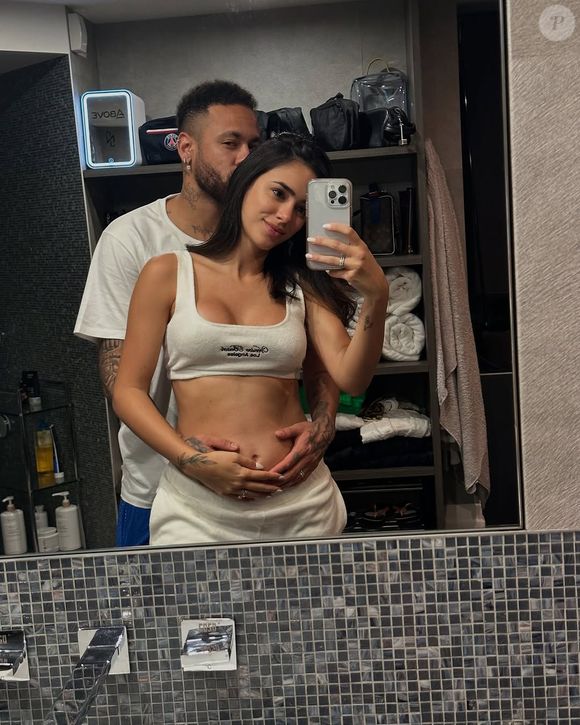 Bruna Biancardi está grávida da segunda filha de Neymar, com quem já tem Mavie