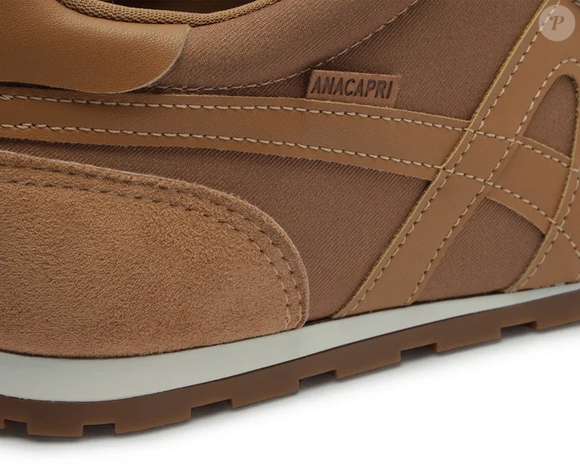 Design com texturas e recortes estruturados eleva o tênis ao статус de peça-chave do guarda-roupa